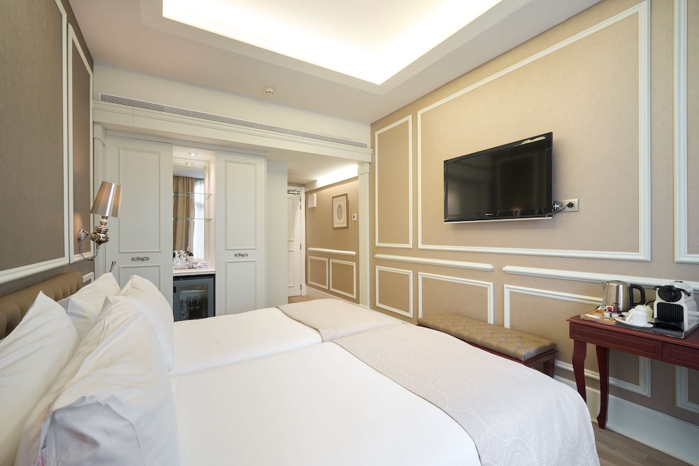Catalonia Passeig de Gràcia — Hotel rooms in Barcelona, Catalonia