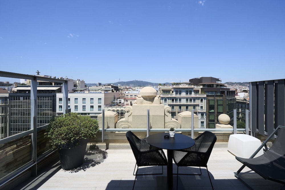 Catalonia Passeig de Gràcia — Attractions in the area in Barcelona, Catalonia