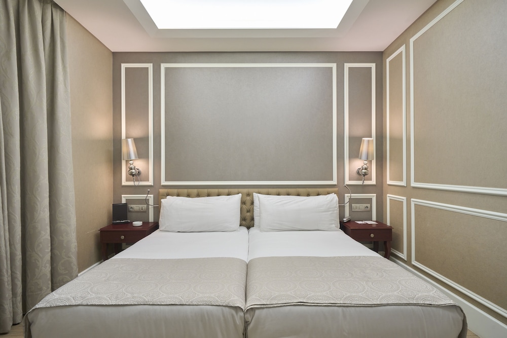 Catalonia Passeig de Gràcia — Hotel rooms in Barcelona, Catalonia