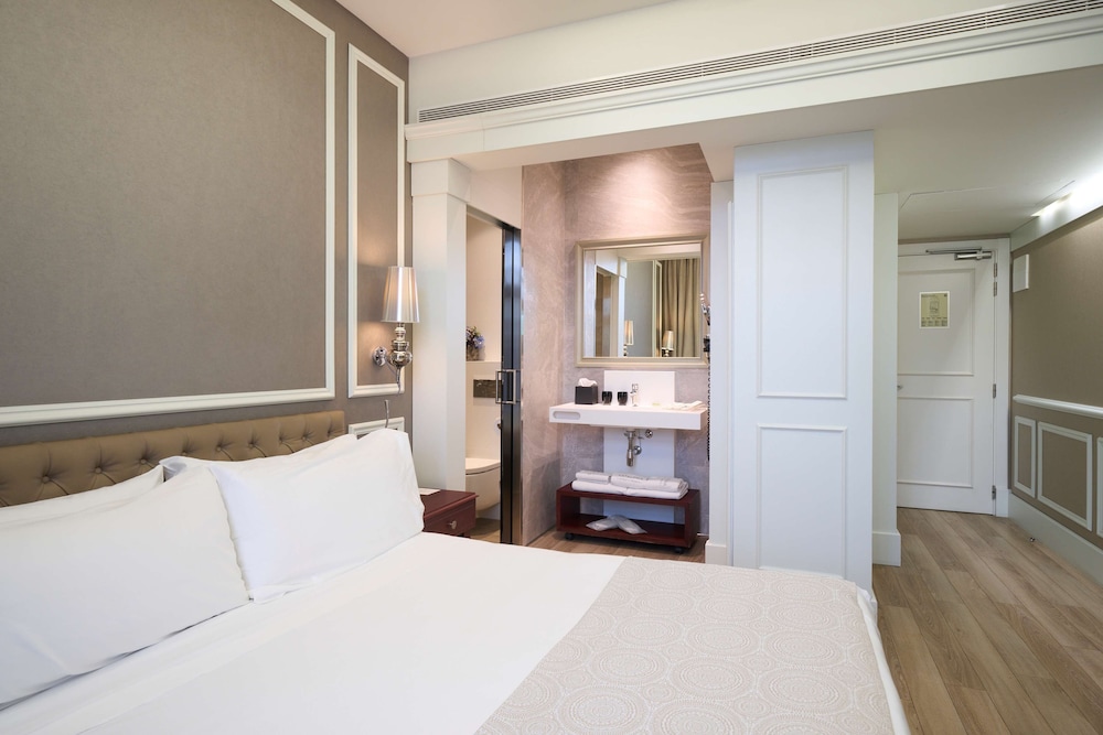 Catalonia Passeig de Gràcia — Hotel rooms in Barcelona, Catalonia