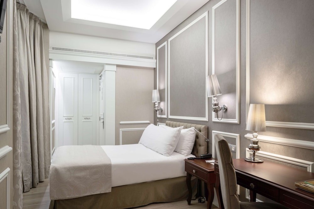 Catalonia Passeig de Gràcia — Hotel rooms in Barcelona, Catalonia
