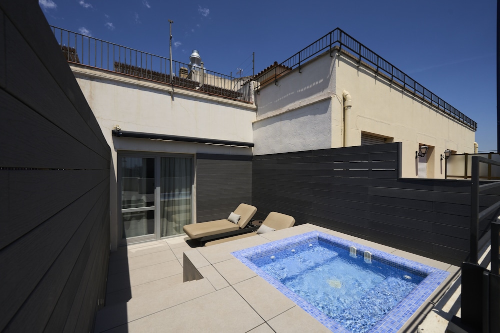 Catalonia Passeig de Gràcia — Swimming pool in Barcelona, Catalonia