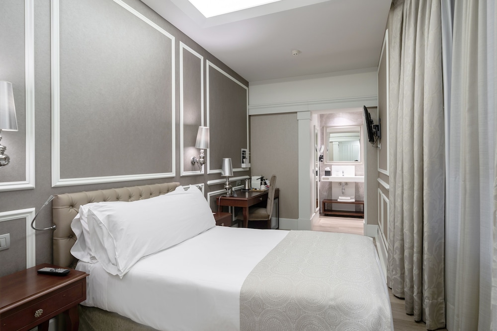 Catalonia Passeig de Gràcia — Hotel rooms in Barcelona, Catalonia