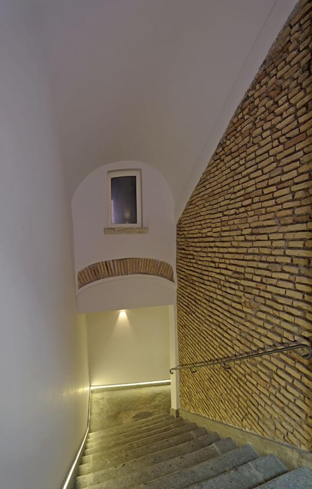 Trevi Palace Luxury Inn — Hotel building in Rome, Lazio