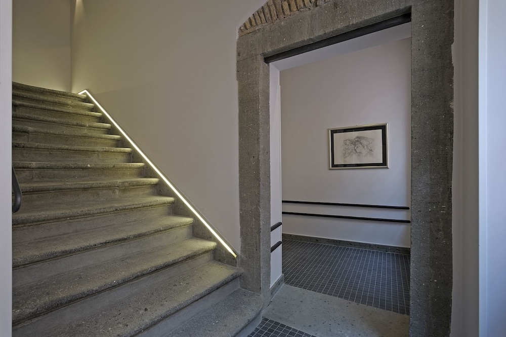 Trevi Palace Luxury Inn — Hotel building in Rome, Lazio