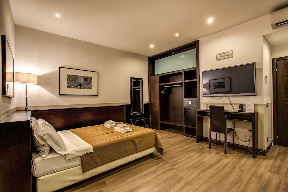 Hotel Boutique Nazionale — Hotel rooms in Rome, Lazio