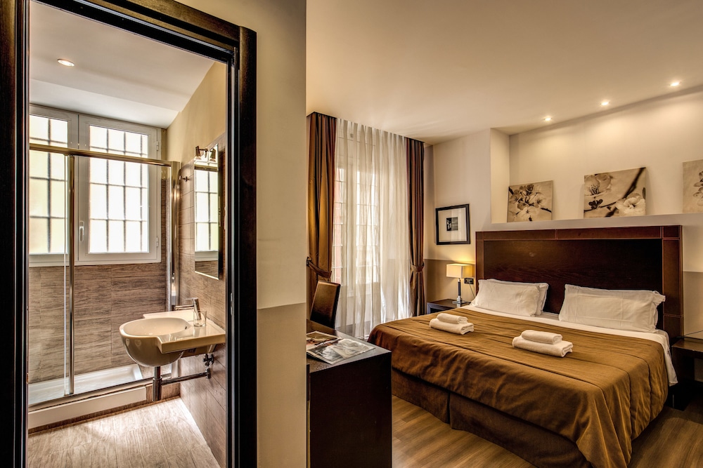 Hotel Boutique Nazionale — Hotel rooms in Rome, Lazio