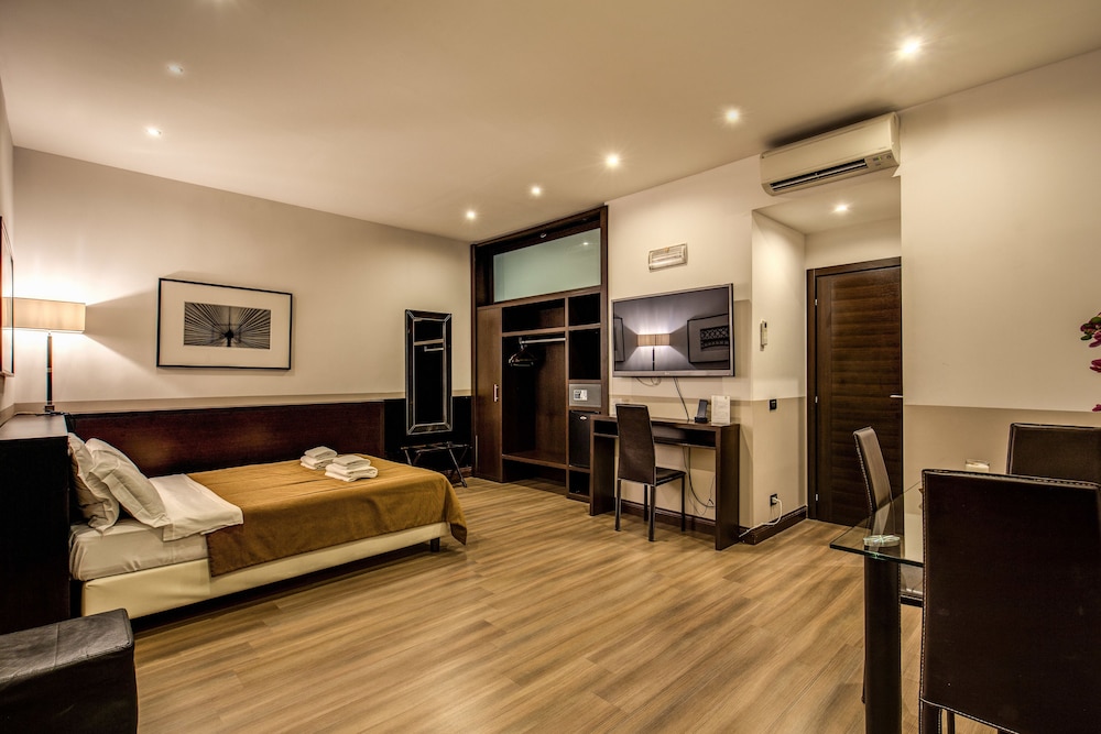 Hotel Boutique Nazionale — Hotel rooms in Rome, Lazio