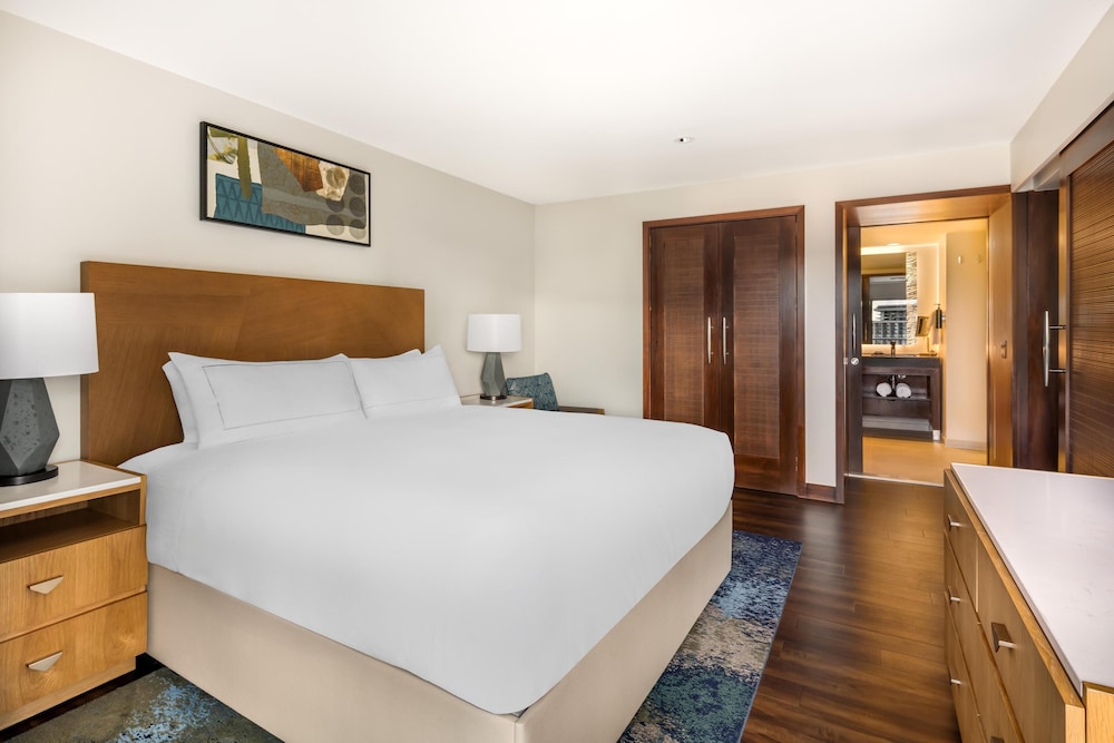 Hilton Grand Vacations Club Hokulani Waikiki Honolulu — Hotel rooms in Honolulu, Hawaii
