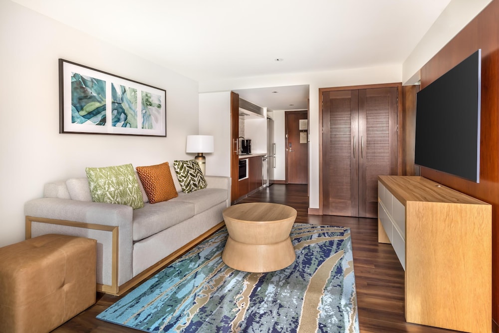 Hilton Grand Vacations Club Hokulani Waikiki Honolulu — Hotel rooms in Honolulu, Hawaii