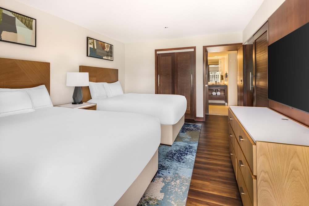 Hilton Grand Vacations Club Hokulani Waikiki Honolulu — Hotel rooms in Honolulu, Hawaii