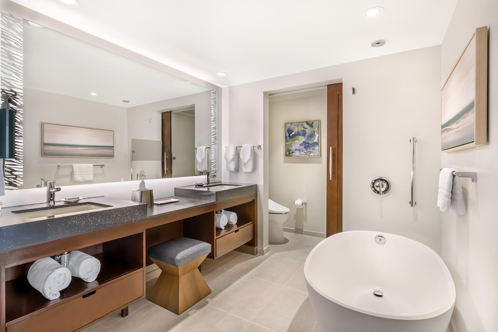 Hilton Grand Vacations Club Hokulani Waikiki Honolulu — Hotel rooms in Honolulu, Hawaii