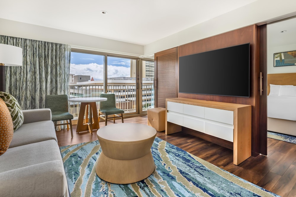 Hilton Grand Vacations Club Hokulani Waikiki Honolulu — Hotel rooms in Honolulu, Hawaii