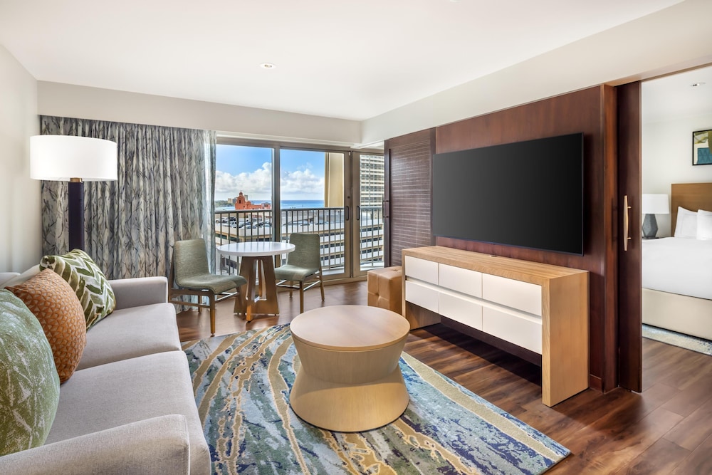 Hilton Grand Vacations Club Hokulani Waikiki Honolulu — Hotel rooms in Honolulu, Hawaii