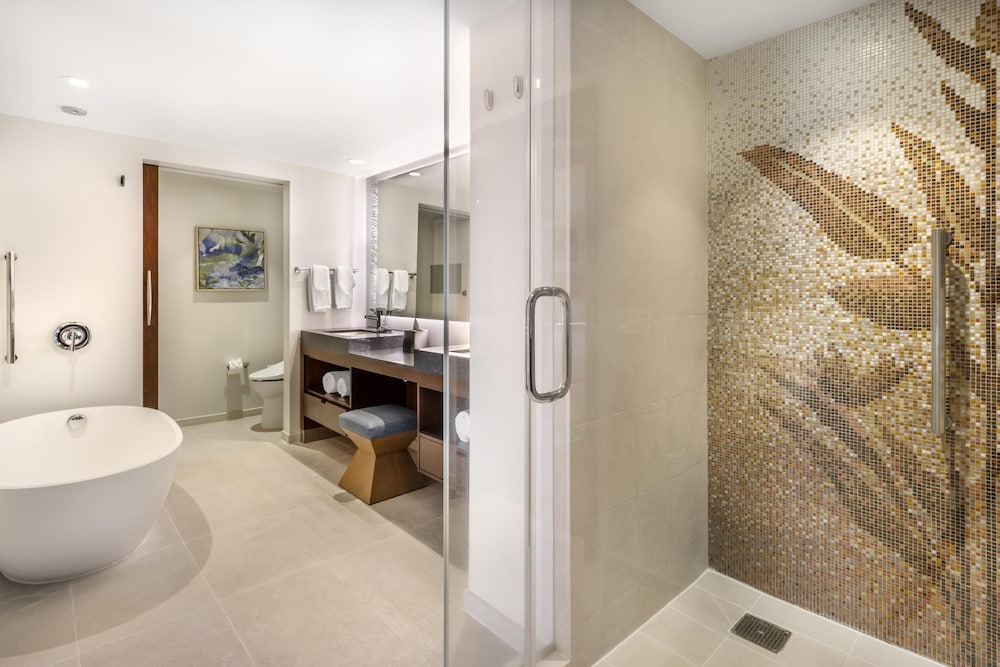 Hilton Grand Vacations Club Hokulani Waikiki Honolulu — Hotel rooms in Honolulu, Hawaii