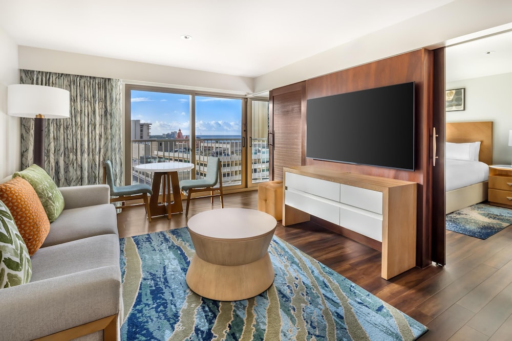 Hilton Grand Vacations Club Hokulani Waikiki Honolulu — Hotel rooms in Honolulu, Hawaii