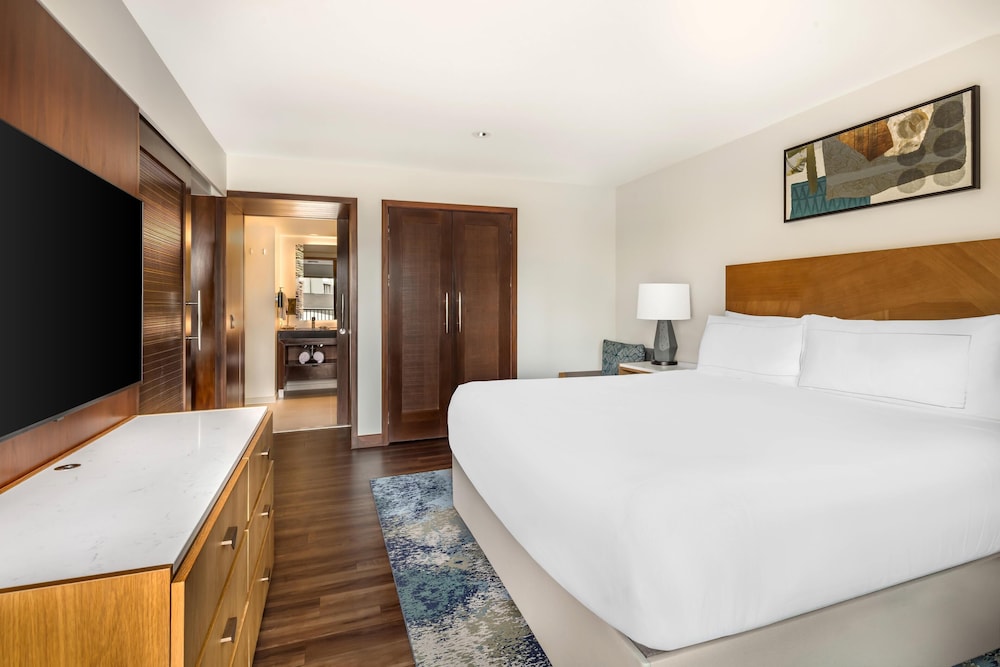Hilton Grand Vacations Club Hokulani Waikiki Honolulu — Hotel rooms in Honolulu, Hawaii