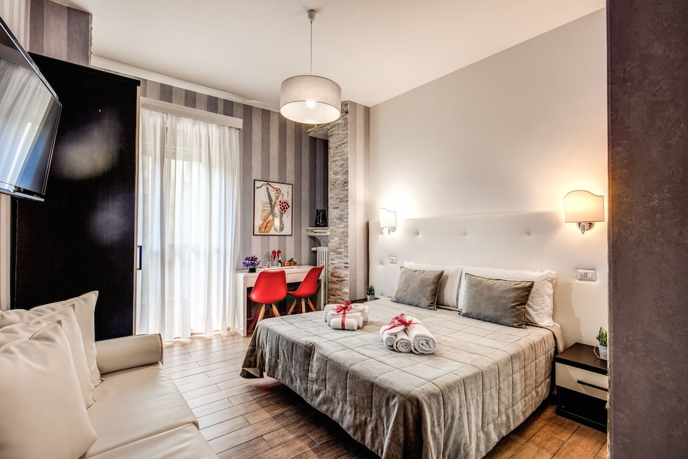 Santamaria Inn — Hotel rooms in Rome, Lazio