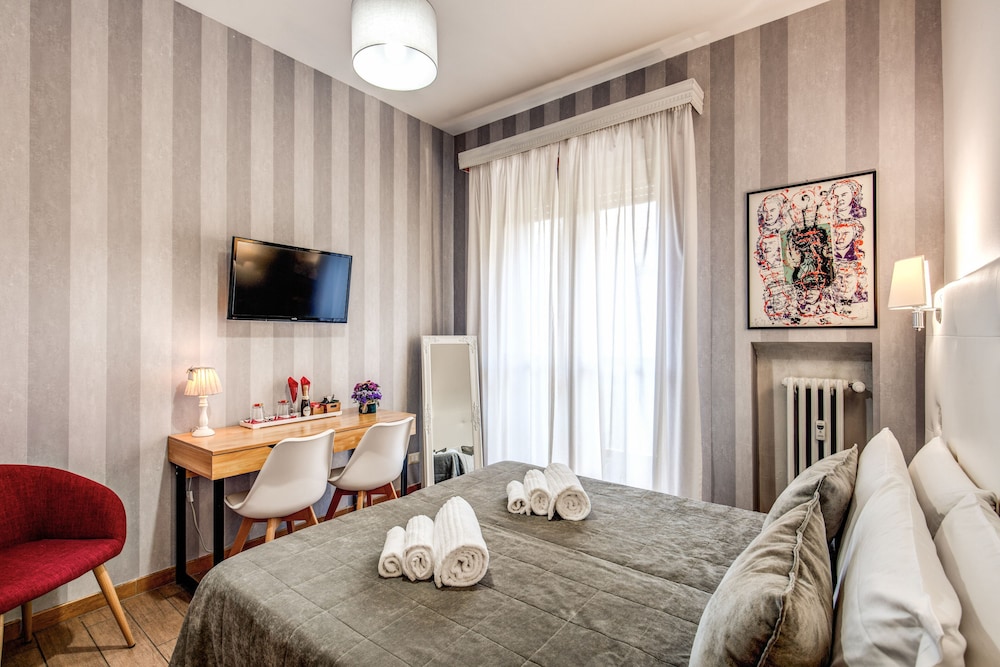 Santamaria Inn — Hotel rooms in Rome, Lazio