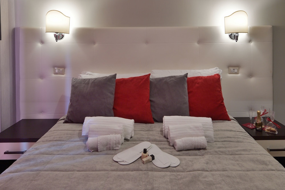 Santamaria Inn — Hotel rooms in Rome, Lazio