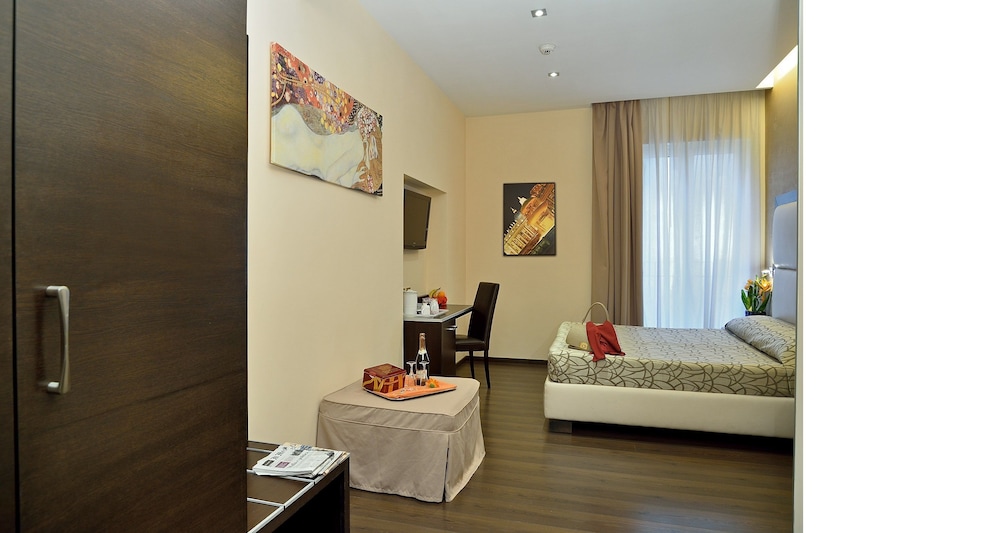 Infinity Hotel San Pietro — Hotel rooms in Rome, Lazio