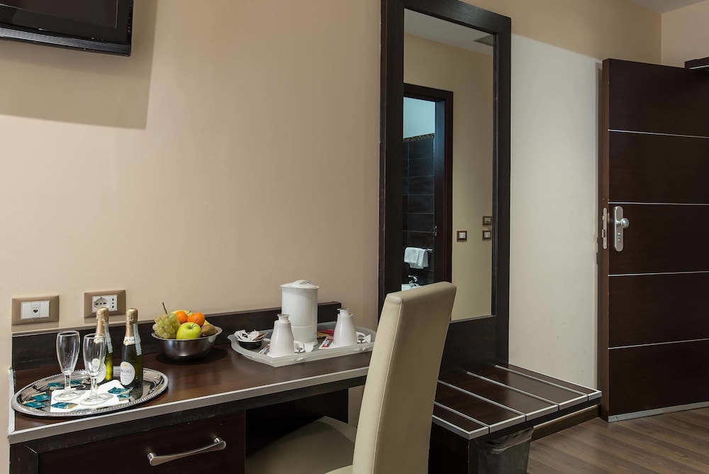 Infinity Hotel San Pietro — Hotel rooms in Rome, Lazio