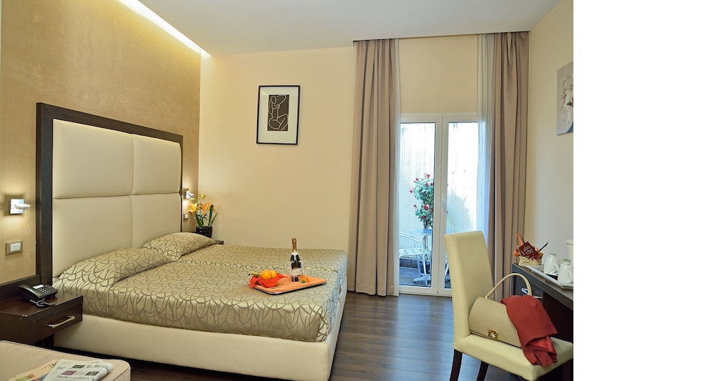 Infinity Hotel San Pietro — Hotel rooms in Rome, Lazio
