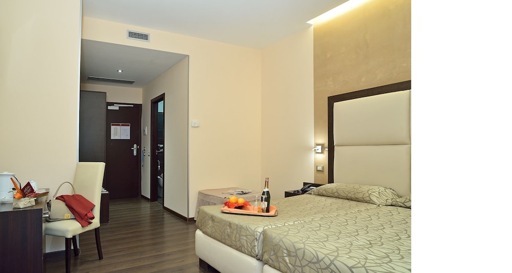 Infinity Hotel San Pietro — Hotel rooms in Rome, Lazio