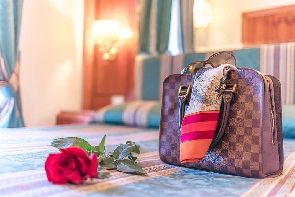 Raeli Hotel Lux — Hotel rooms in Rome, Lazio