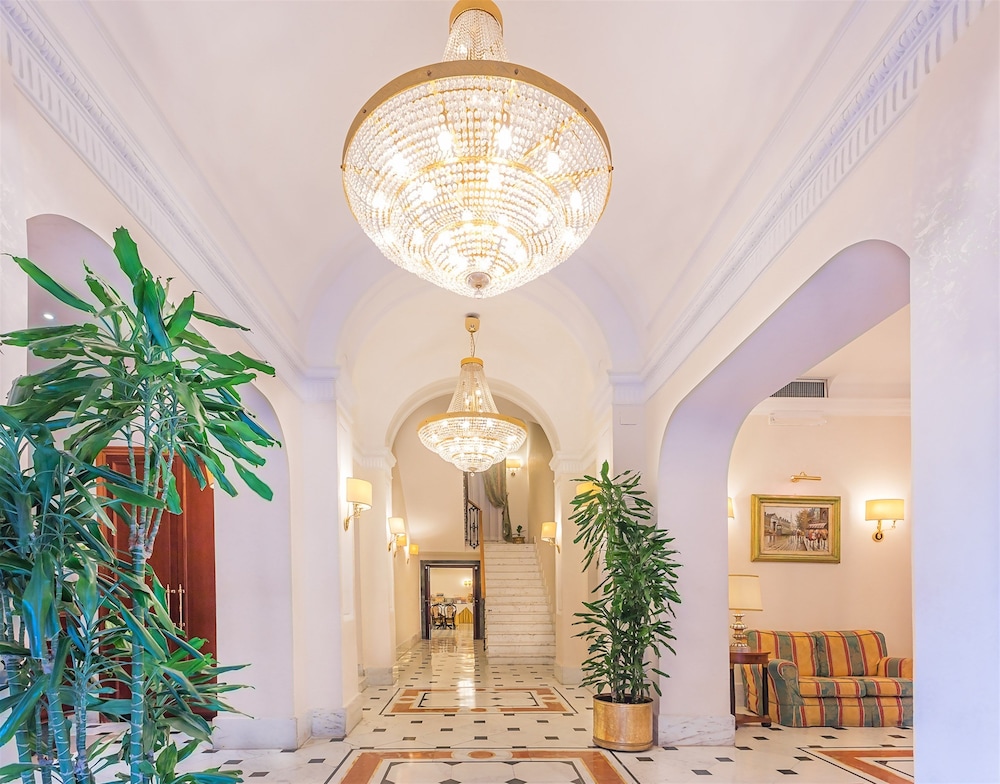 Raeli Hotel Lux — Hotel building in Rome, Lazio