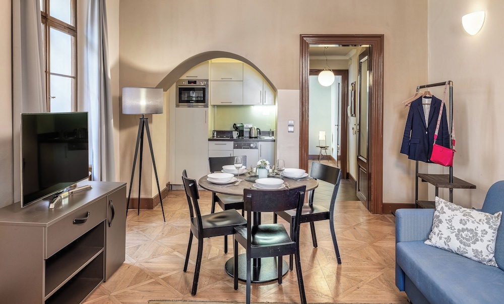 3 Epoques Apartments by Adrez Living — Hotel rooms in Prague, Prague