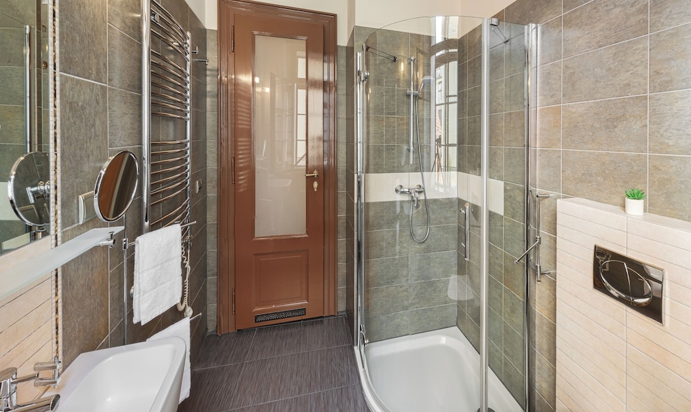 3 Epoques Apartments by Adrez Living — Hotel rooms in Prague, Prague