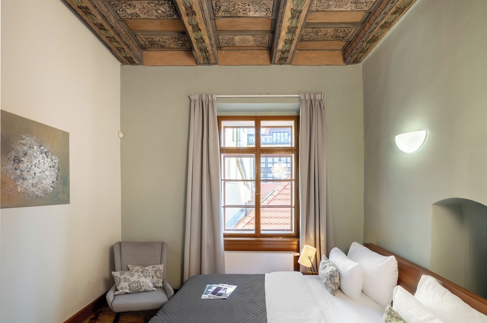 3 Epoques Apartments by Adrez Living — Hotel rooms in Prague, Prague