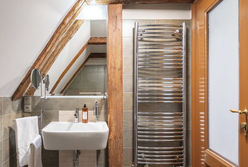 3 Epoques Apartments by Adrez Living — Hotel rooms in Prague, Prague