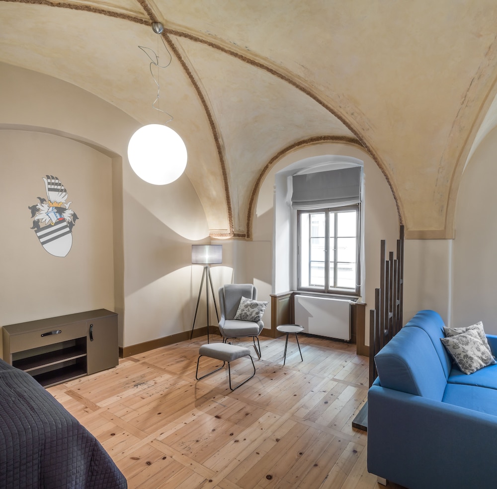 3 Epoques Apartments by Adrez Living — Hotel rooms in Prague, Prague
