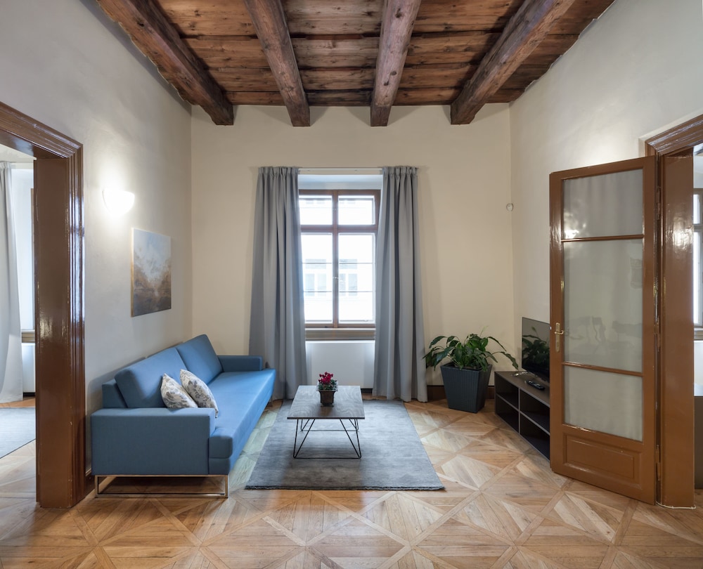 3 Epoques Apartments by Adrez Living — Hotel rooms in Prague, Prague