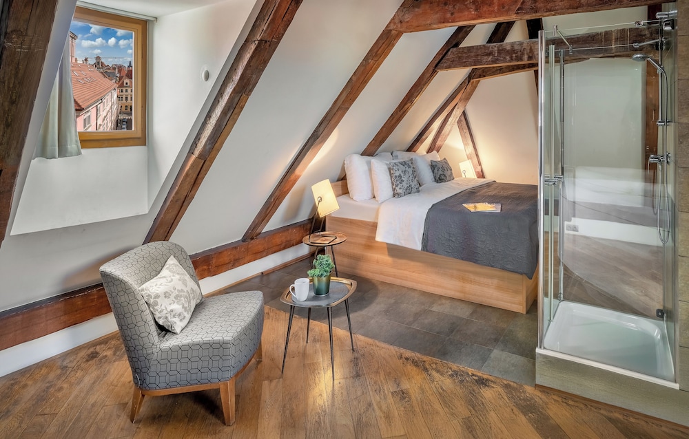 3 Epoques Apartments by Adrez Living — Hotel rooms in Prague, Prague
