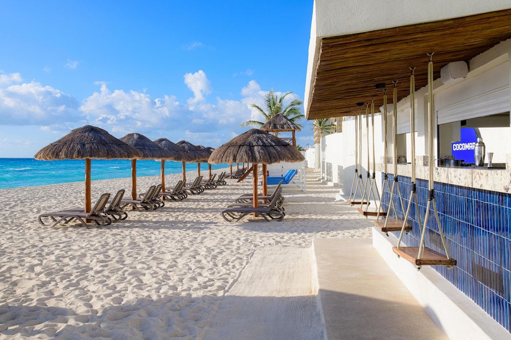 Hilton Cancun Mar Caribe All-Inclusive Resort — Beach in Cancun, Quintana Roo