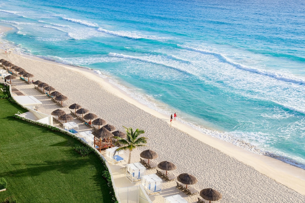 Hilton Cancun Mar Caribe All-Inclusive Resort — Beach in Cancun, Quintana Roo