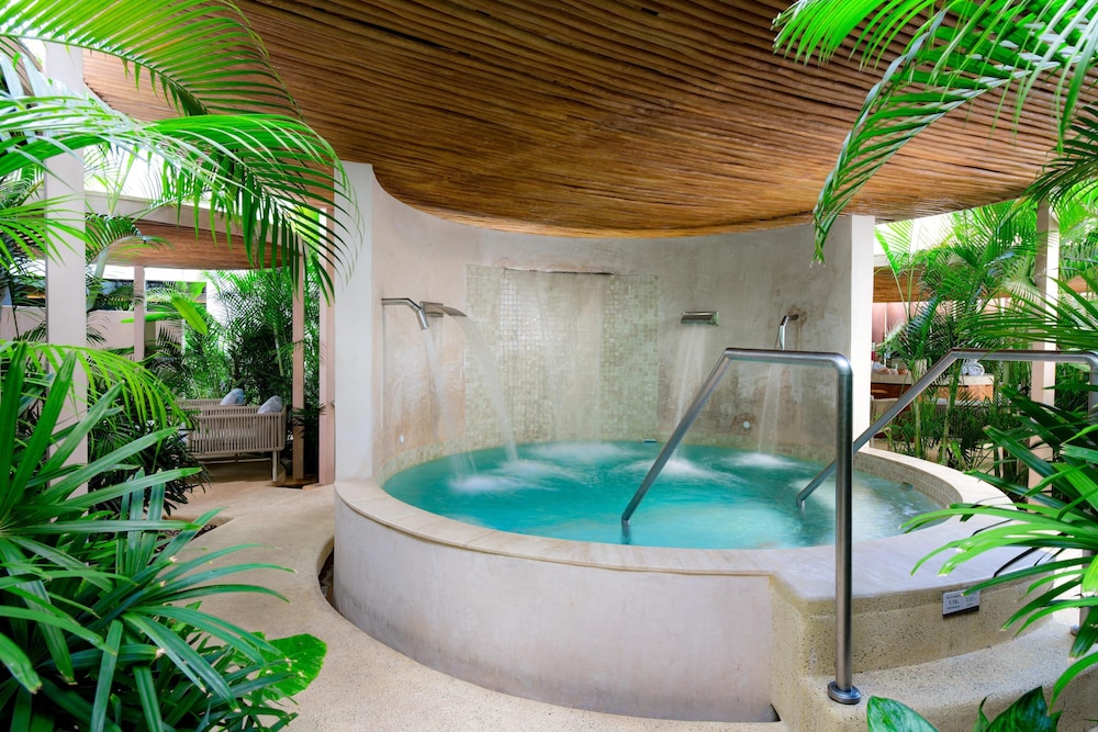 Hilton Cancun Mar Caribe All-Inclusive Resort — Spa in Cancun, Quintana Roo