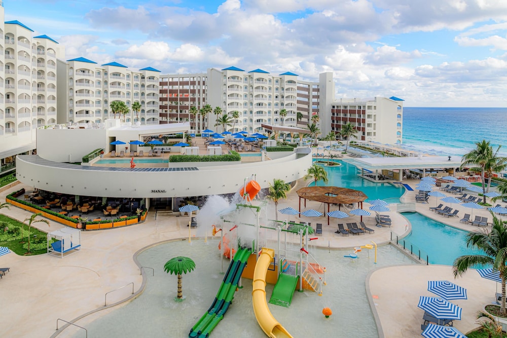 Hilton Cancun Mar Caribe All-Inclusive Resort — Attractions for children in Cancun, Quintana Roo