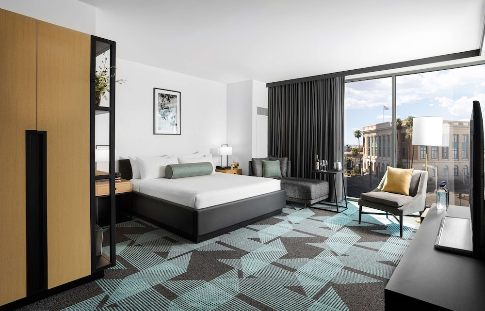 Downtown Grand Las Vegas — Hotel rooms in Las Vegas, Nevada