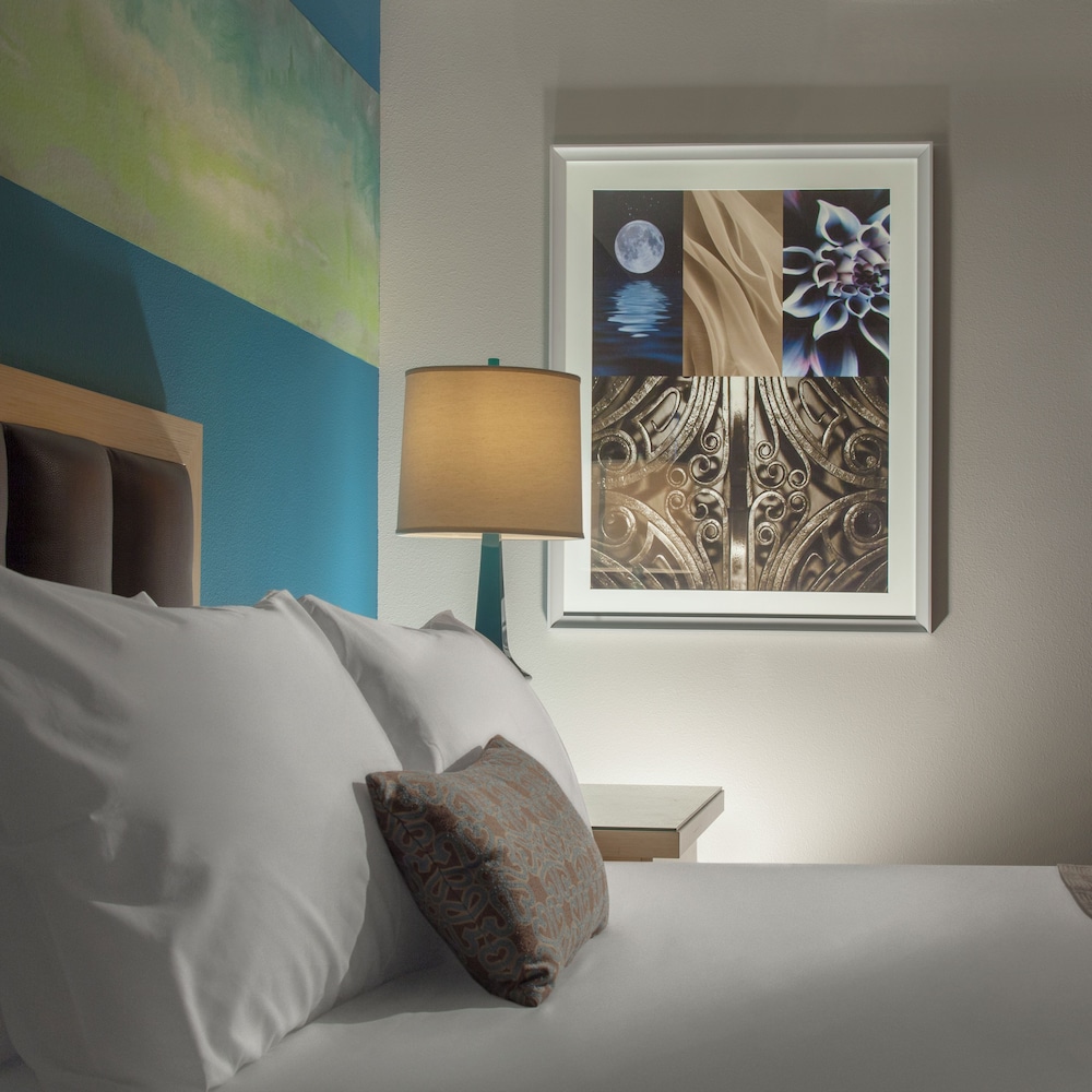 Downtown Grand Las Vegas — Hotel rooms in Las Vegas, Nevada