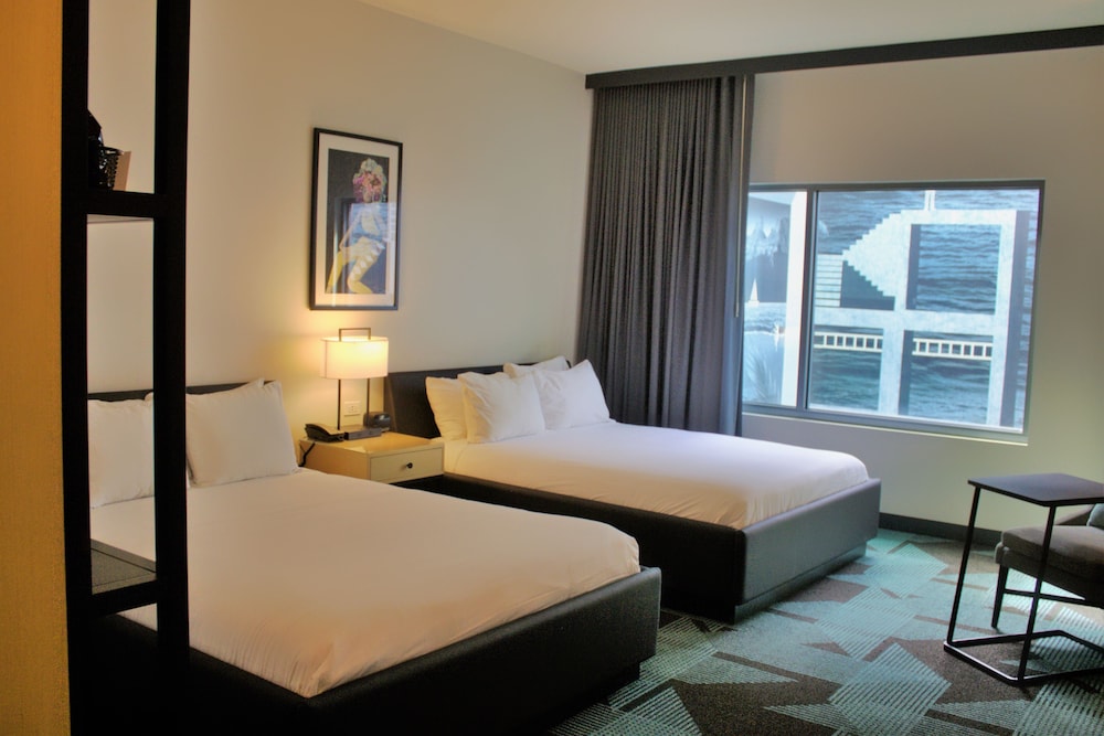 Downtown Grand Las Vegas — Hotel rooms in Las Vegas, Nevada