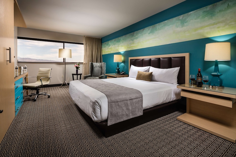 Downtown Grand Las Vegas — Hotel rooms in Las Vegas, Nevada