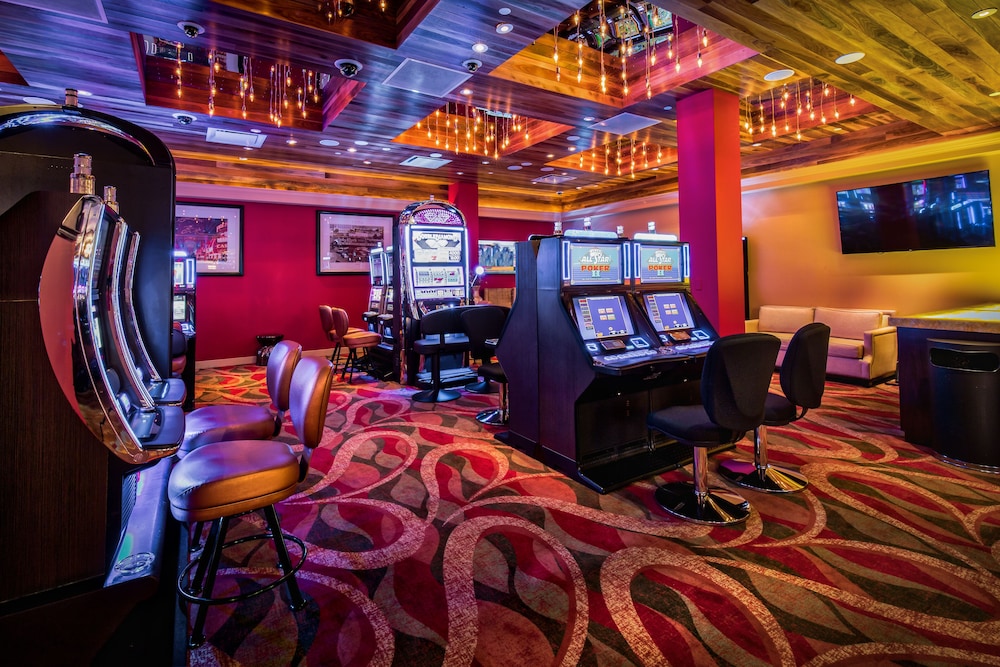 Downtown Grand Las Vegas — Restaurant & bars in Las Vegas, Nevada