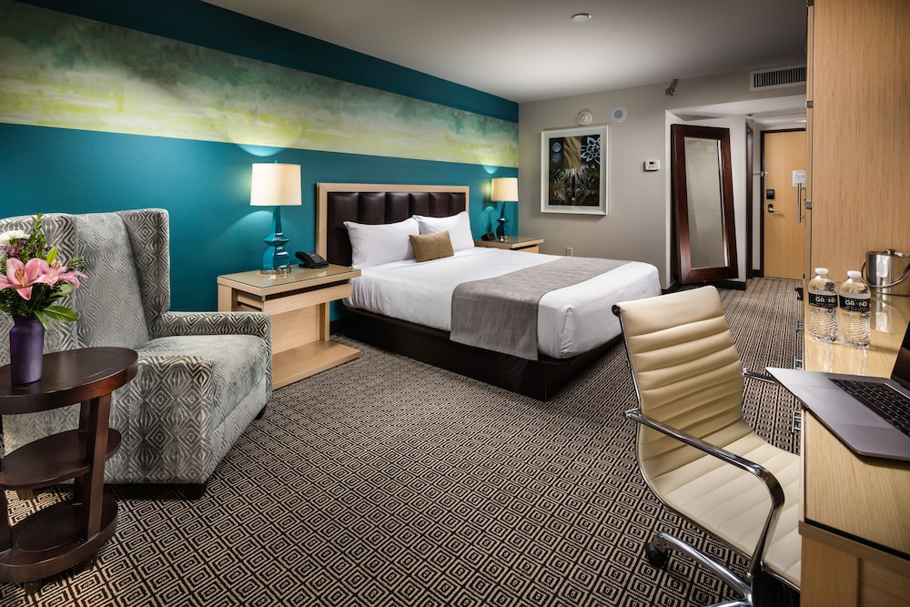 Downtown Grand Las Vegas — Hotel rooms in Las Vegas, Nevada
