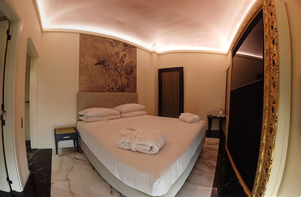 Profumo Maison Colosseo — Hotel rooms in Rome, Lazio