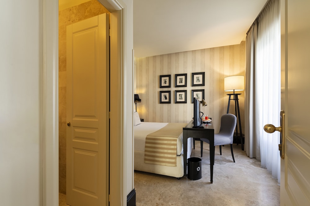 Profumo Maison Colosseo — Hotel rooms in Rome, Lazio
