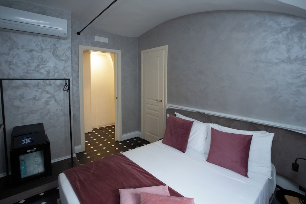 Profumo Maison Colosseo — Hotel rooms in Rome, Lazio
